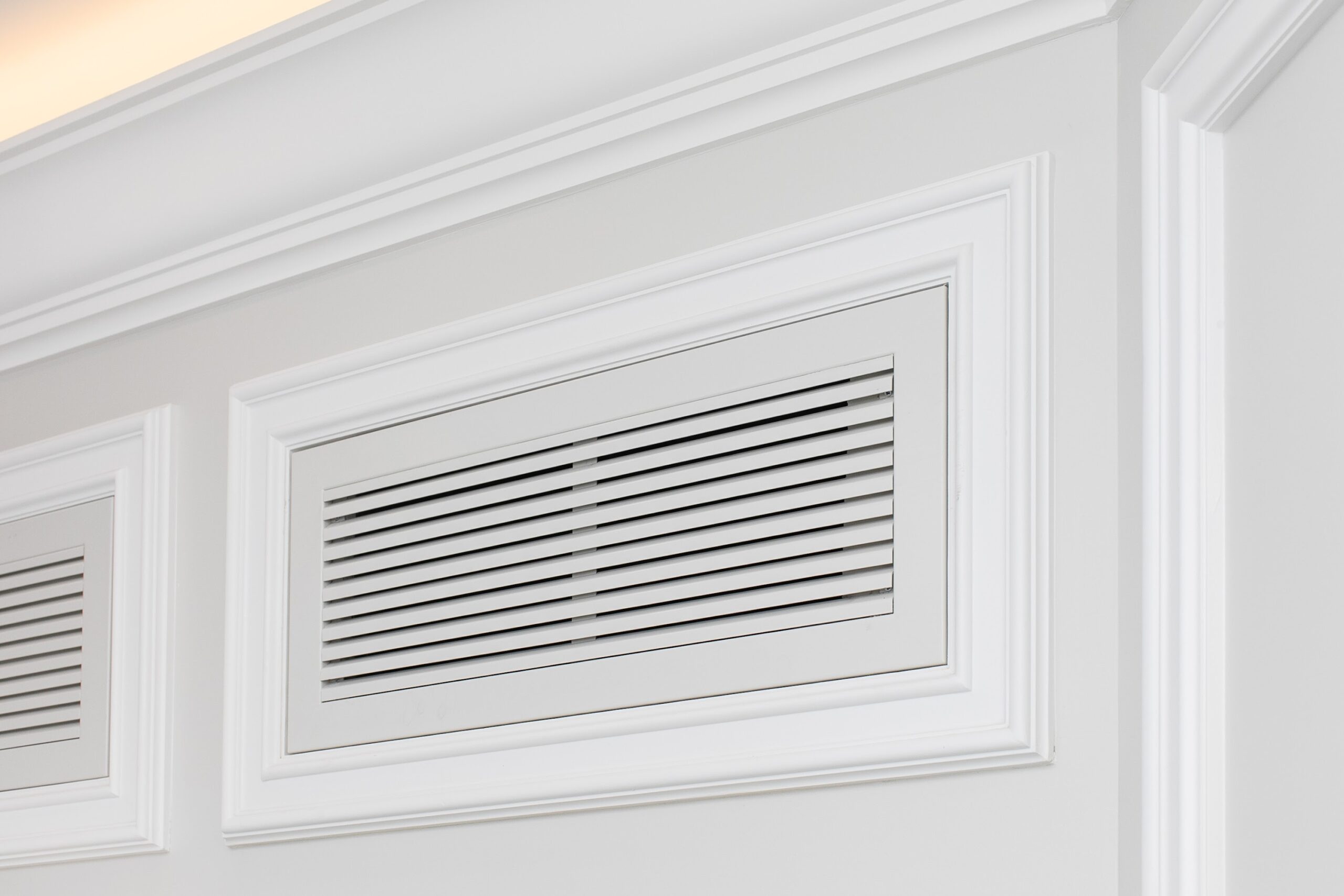 Wall-mounted air vents